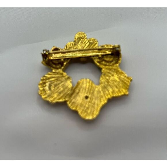 Lot of Four Vintage Goldtone Brooches - Picture 5 of 13